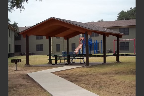 Elm Ridge Apartments 1190 Airport Blvd Austin Tx Rentcaf 233
